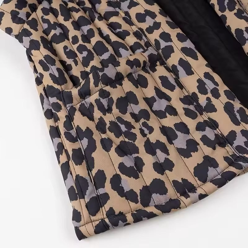 Leopard print sleeveless jacket • Women