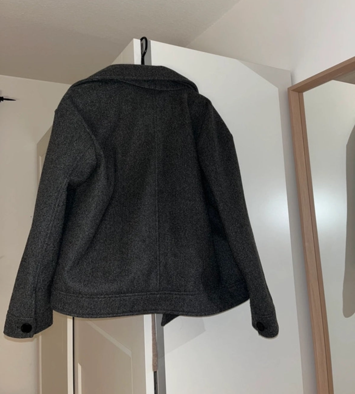 STRADIVARIUS - GIACCA CON BOTTONI E COLLO A REVERS
