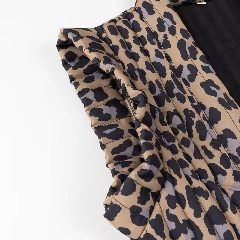 Leopard print sleeveless jacket • Women