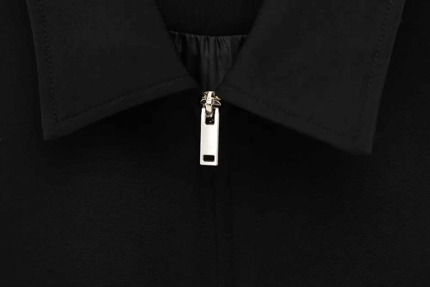 VESTE COURTE À COL REVERS