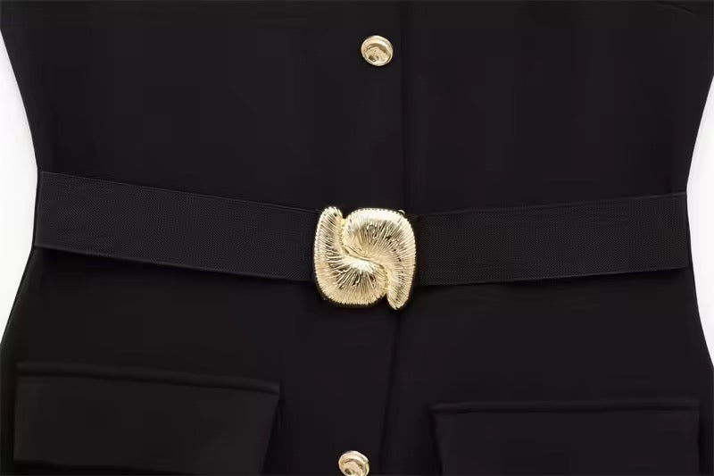 ROBE SANS MANCHES AVEC CEINTURE BOUCLÉE