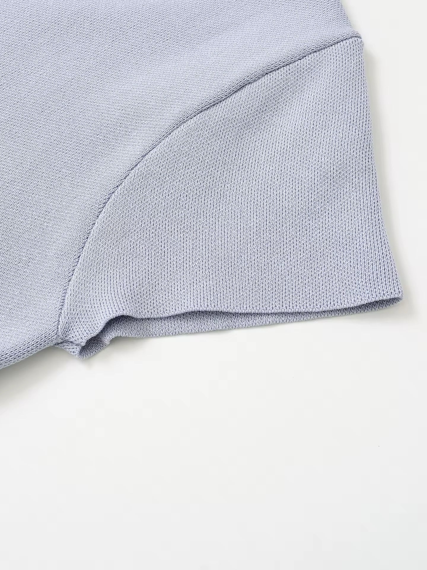 TOP EN MAILLE À COL ORNÉ DE STRASS