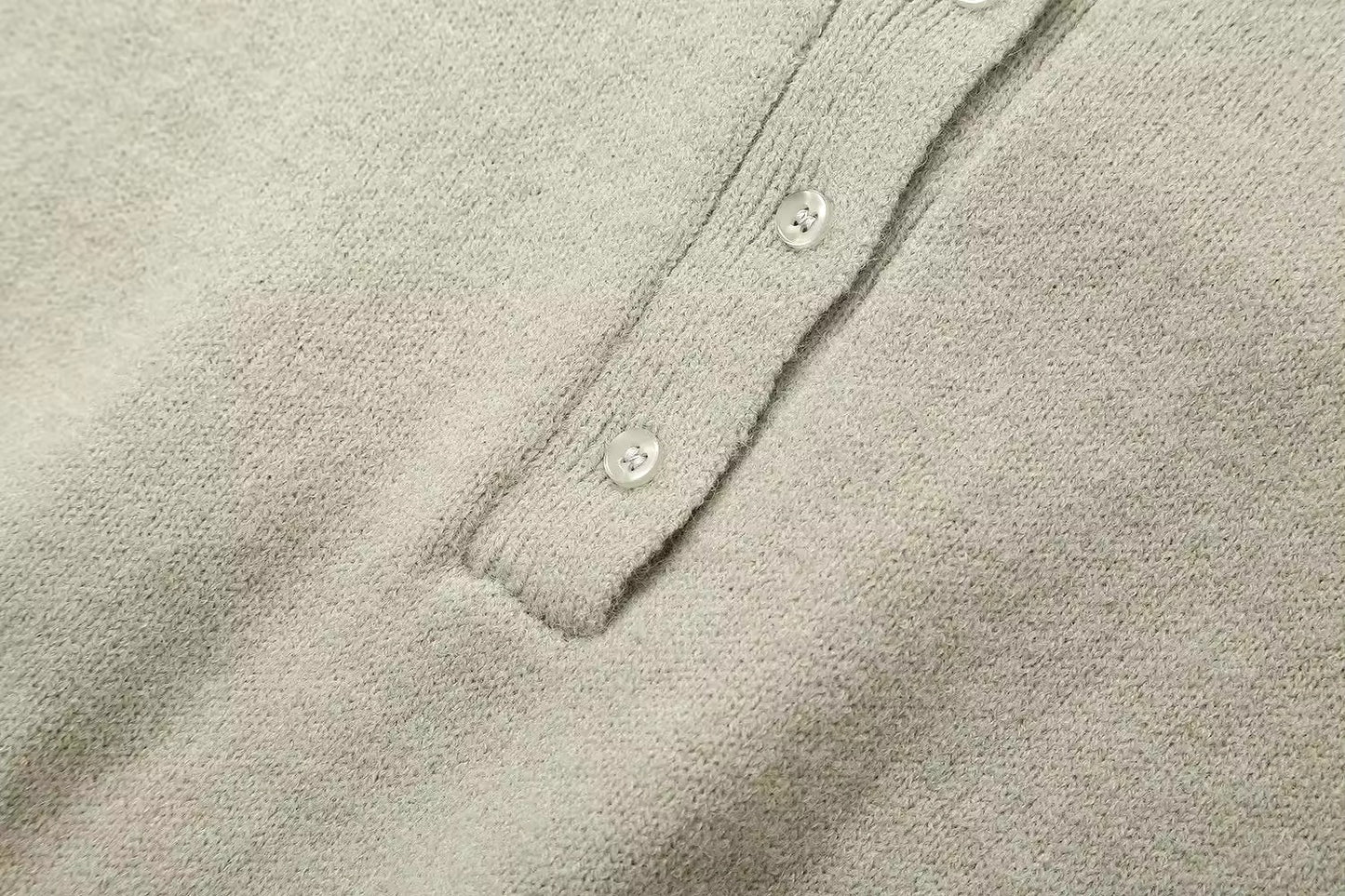 Knitted polo shirt • Women
