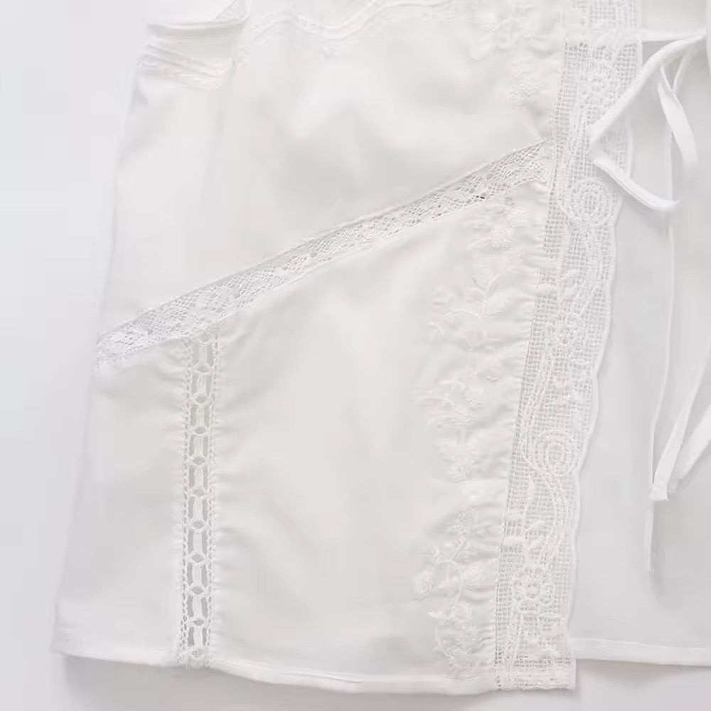 GILET BRODÉ À LIENS