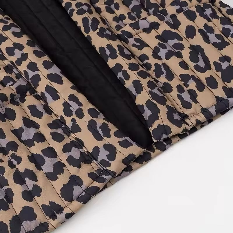 Leopard print sleeveless jacket • Women