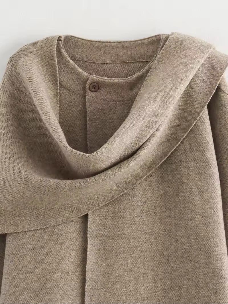 MANTEAU DRAPÉ À ENCOLURE DÉCALÉE