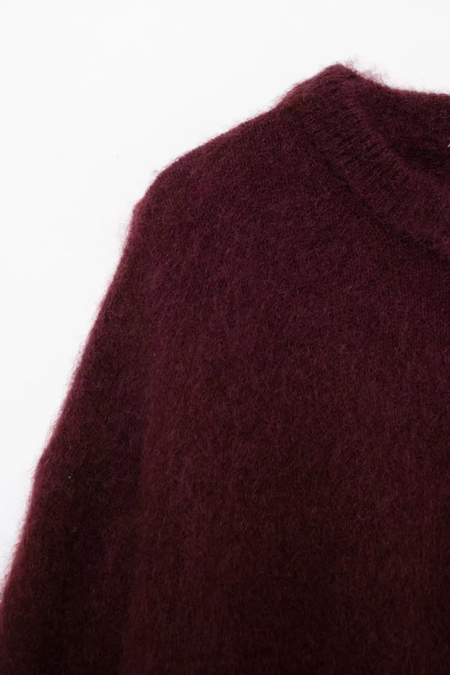 Morbido maglione girocollo in maglia