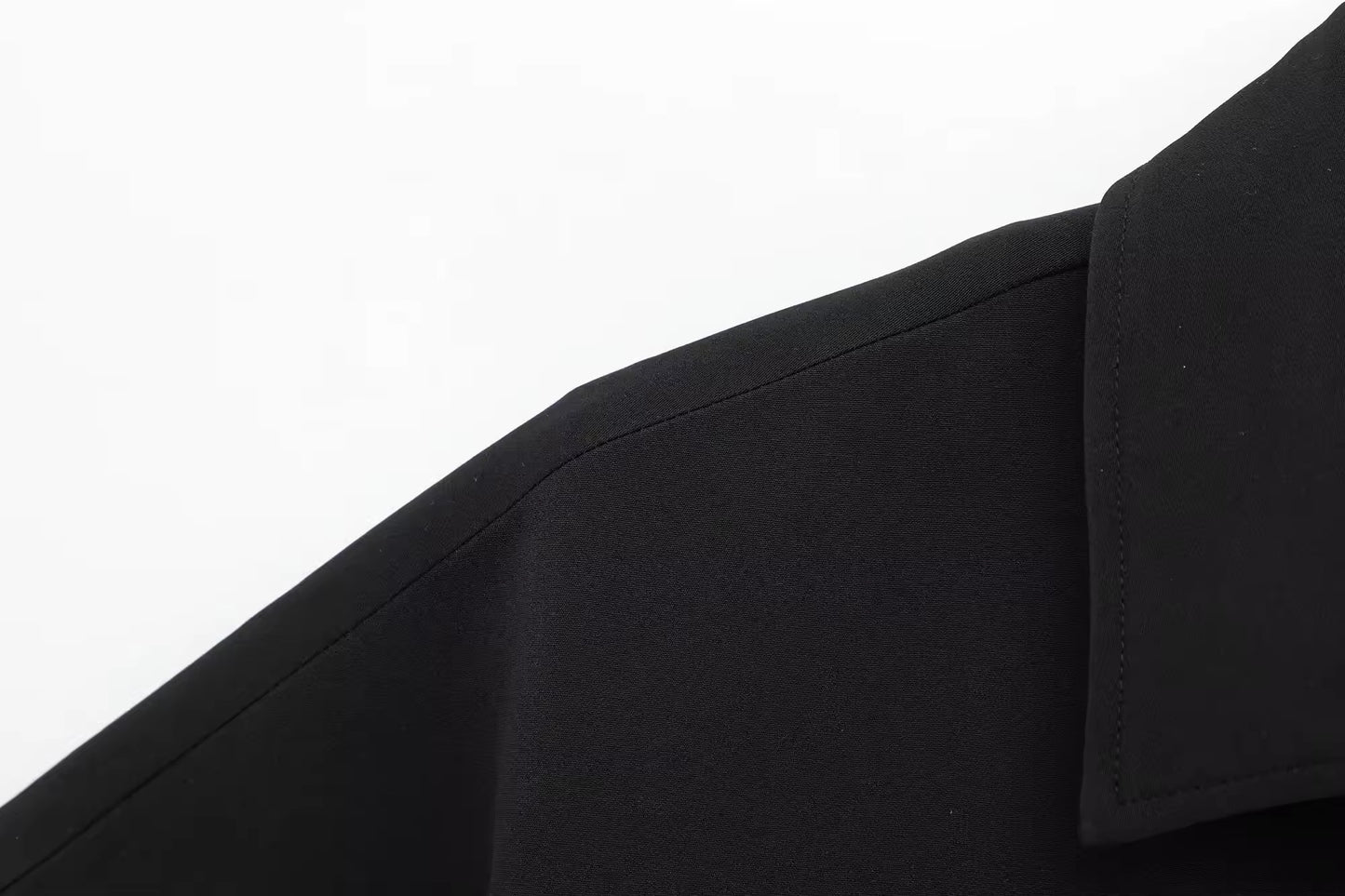 VESTE COURTE À COL REVERS