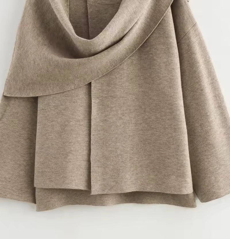 MANTEAU DRAPÉ À ENCOLURE DÉCALÉE