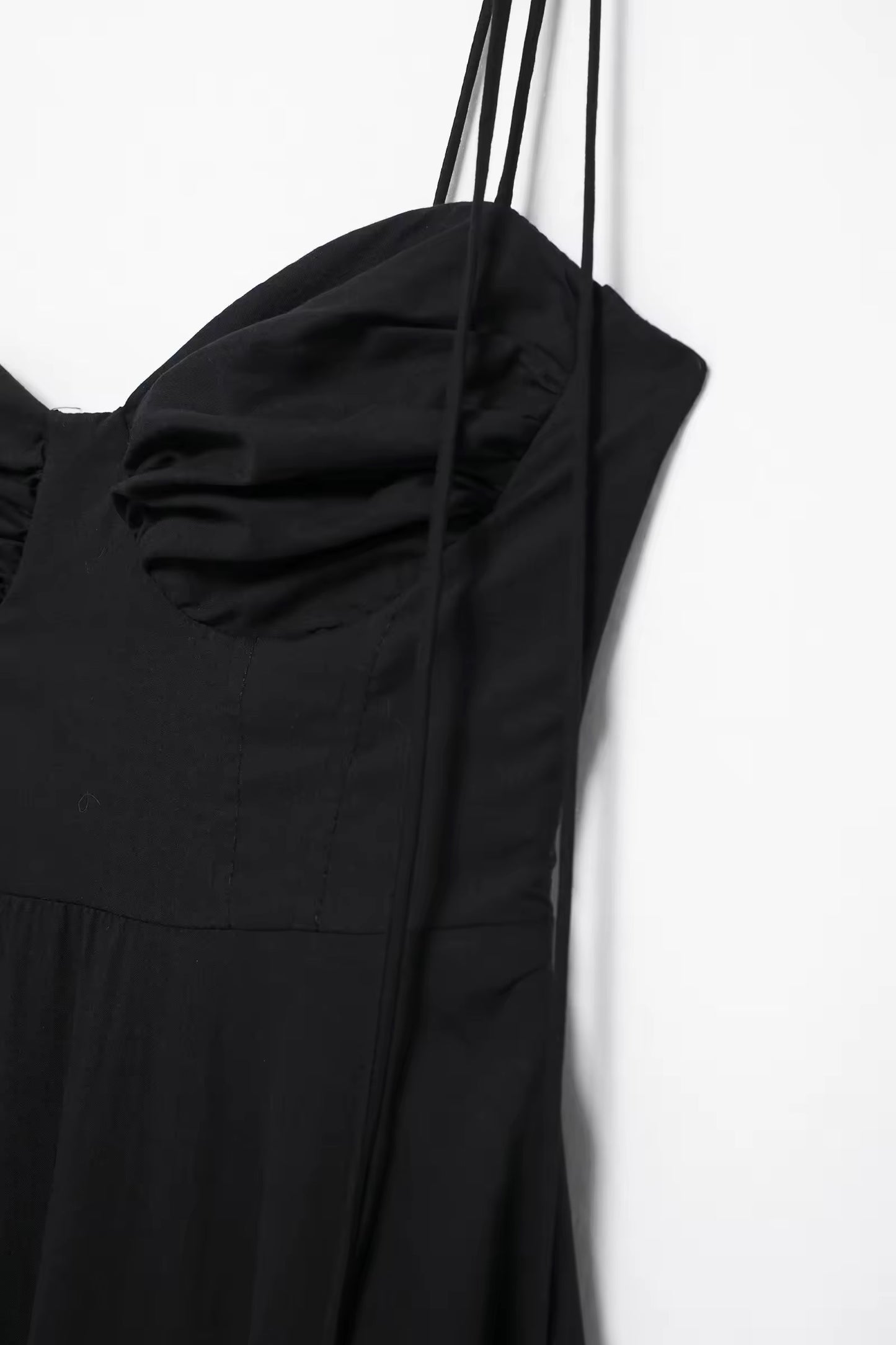 ROBE LÉGÈRE À BRETELLES LIEN