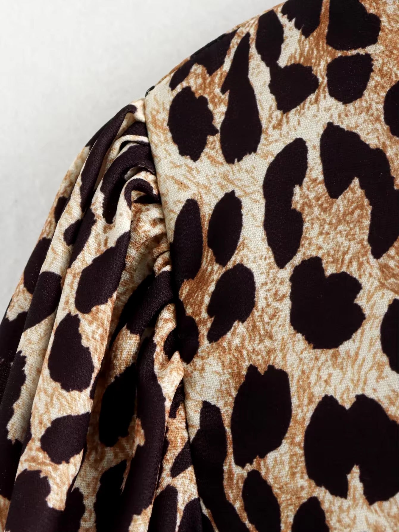 Leopard print shirt • Women