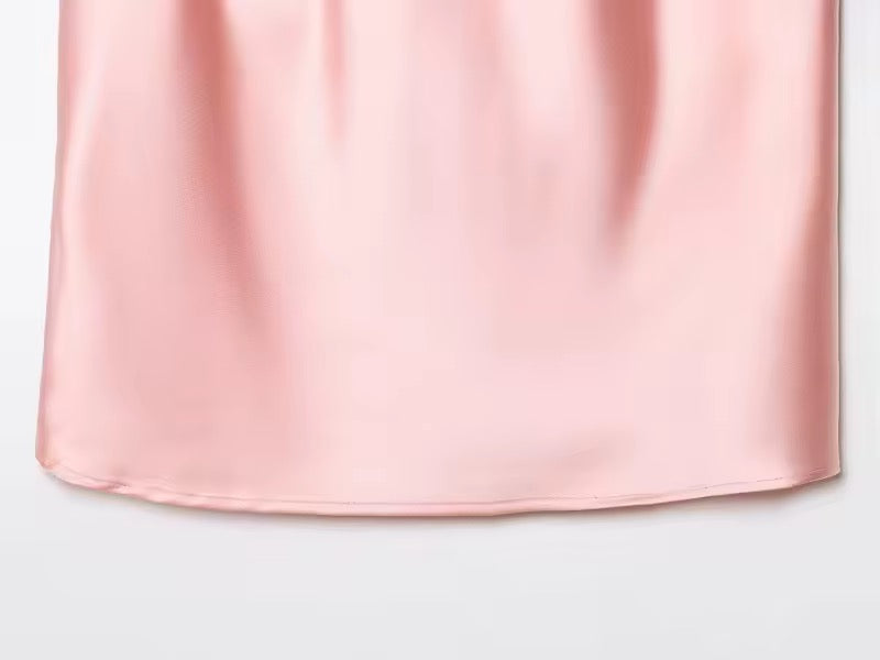 TOP HALTER SATINÉ À ENCOLURE DÉGAGÉE