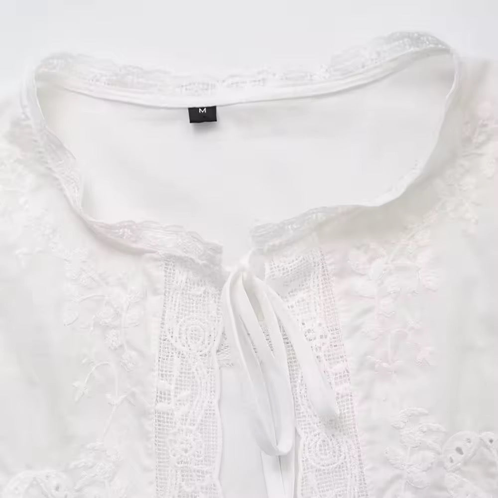 GILET BRODÉ À LIENS