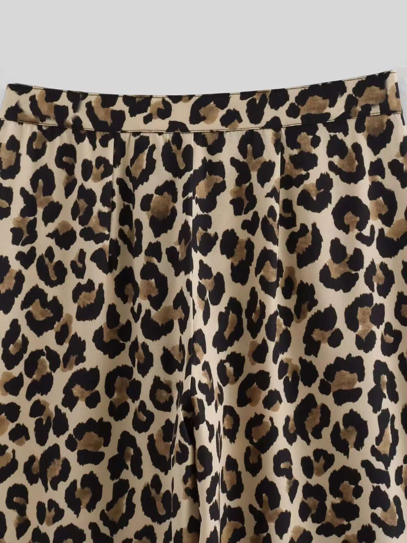 Leopard print pants • Women