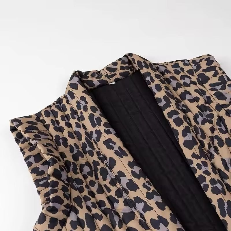 Leopard print sleeveless jacket • Women