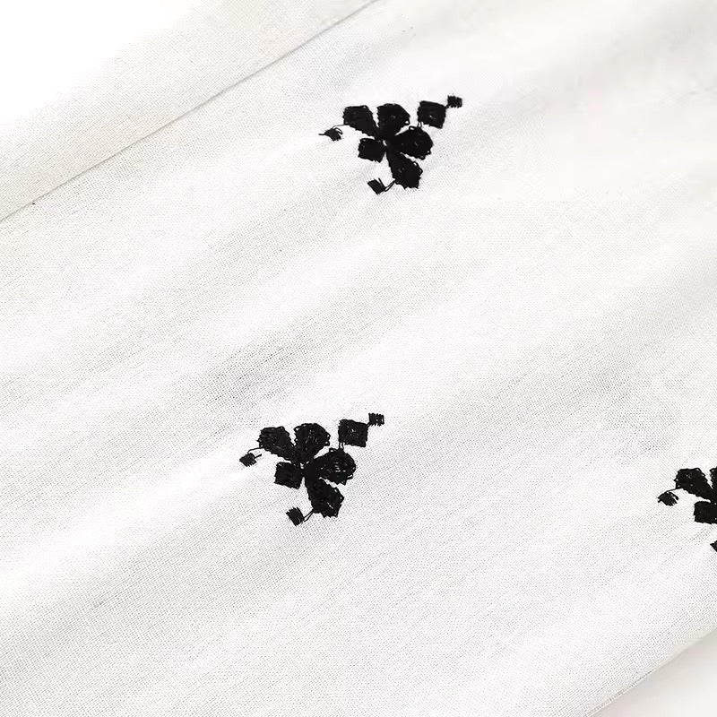 Embroidered straight pants • Women