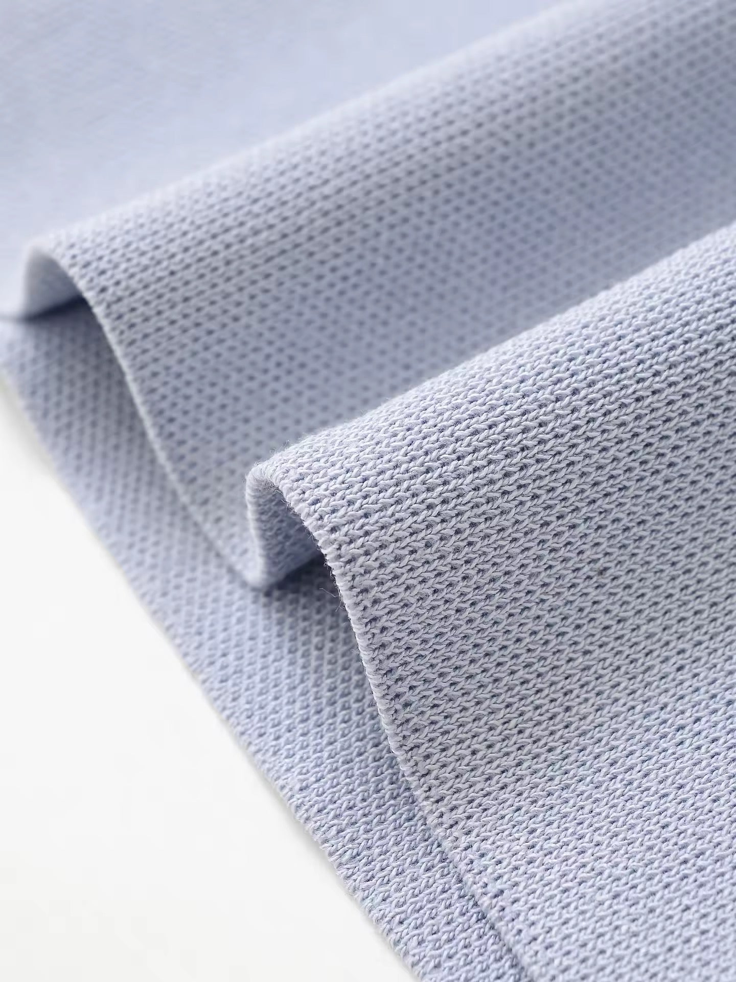 TOP EN MAILLE À COL ORNÉ DE STRASS