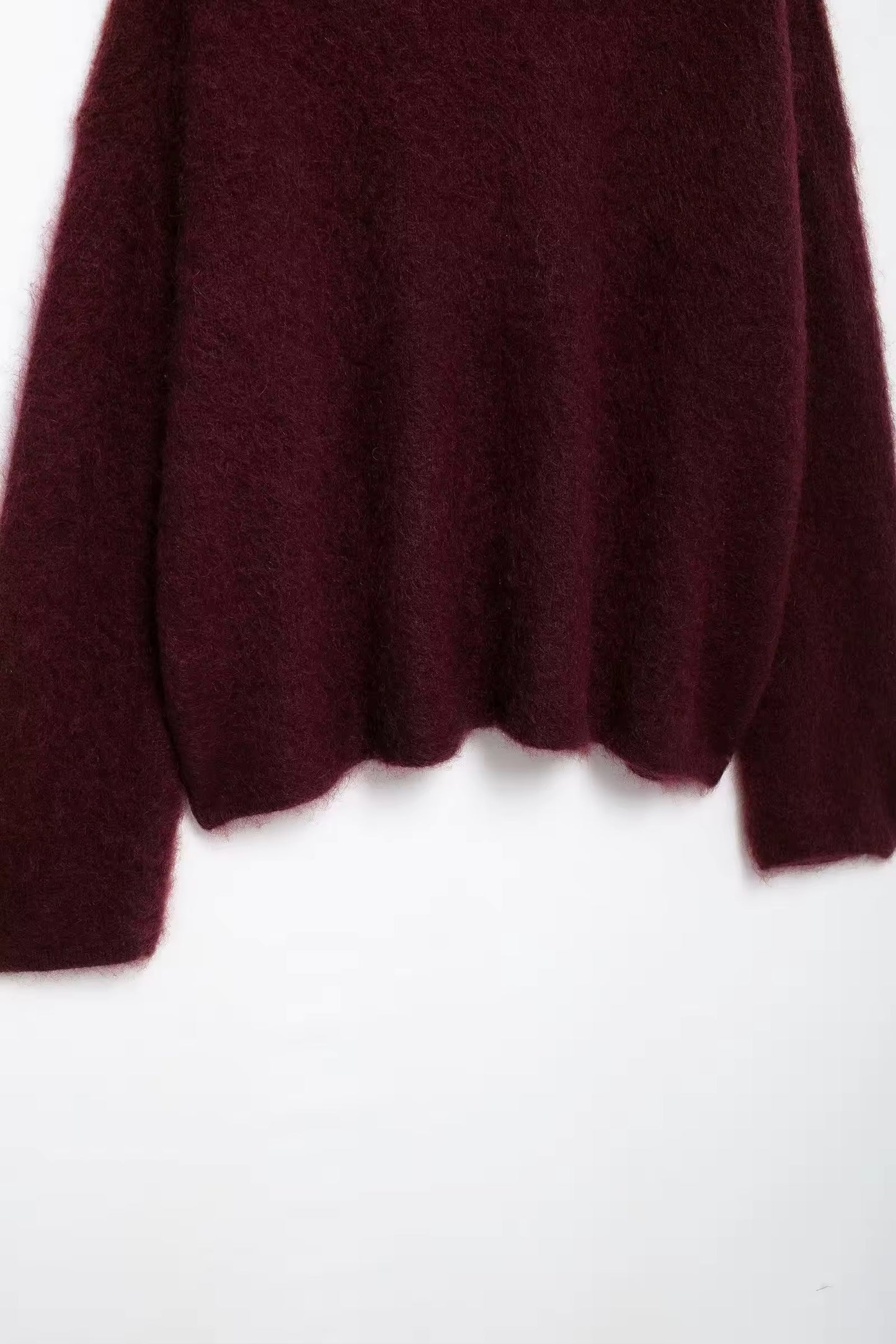 Morbido maglione girocollo in maglia