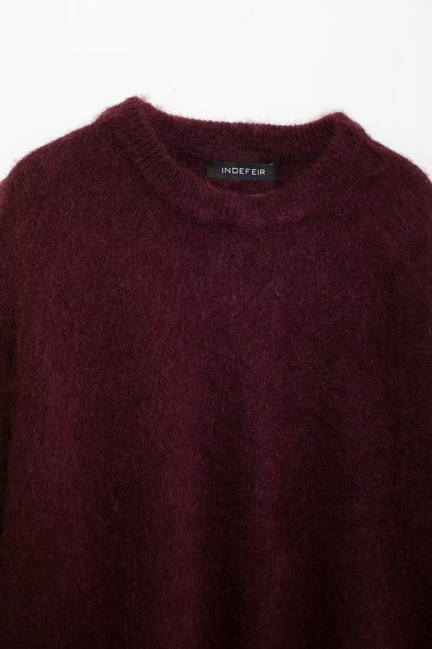 Morbido maglione girocollo in maglia