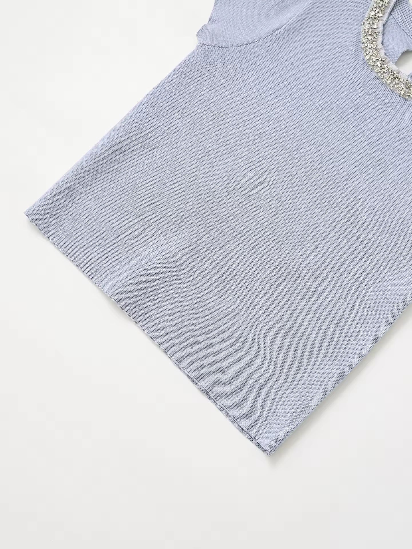 TOP EN MAILLE À COL ORNÉ DE STRASS