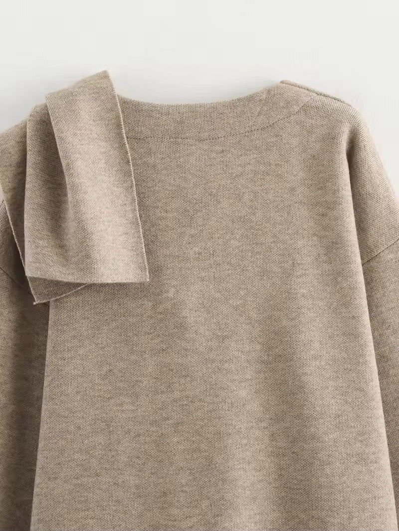 MANTEAU DRAPÉ À ENCOLURE DÉCALÉE