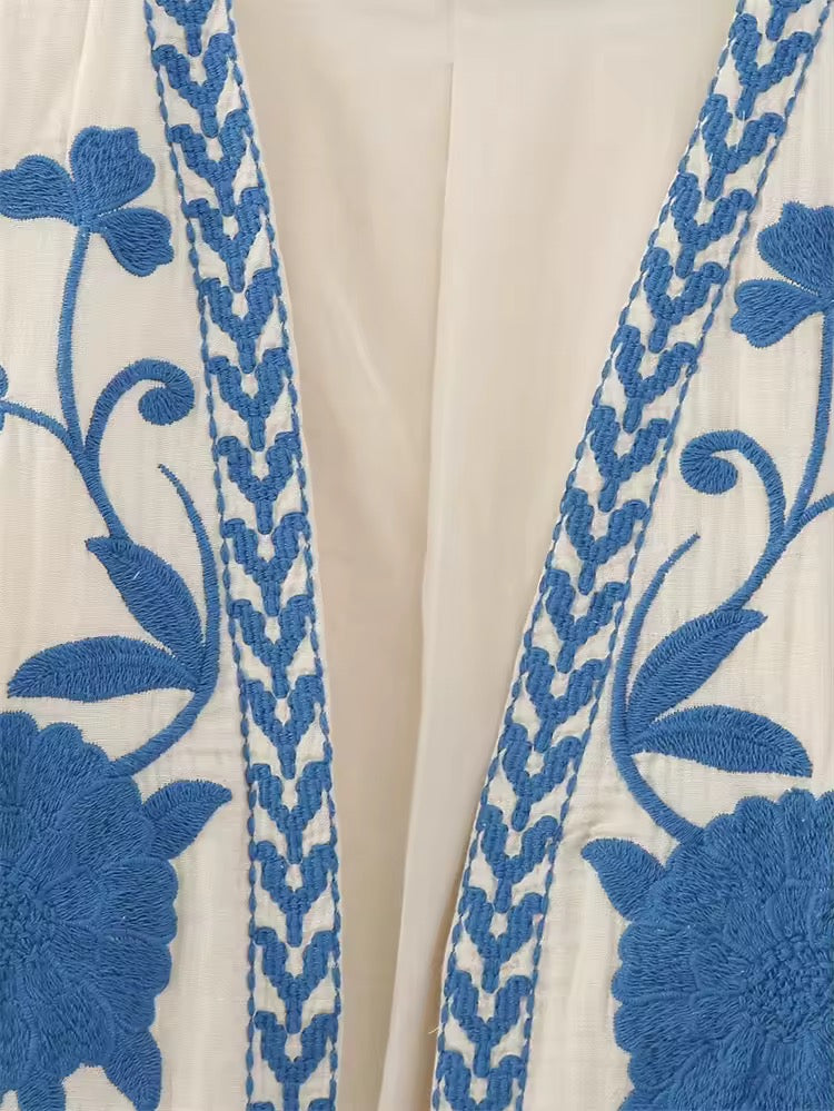 Sleeveless embroidered vest • Women
