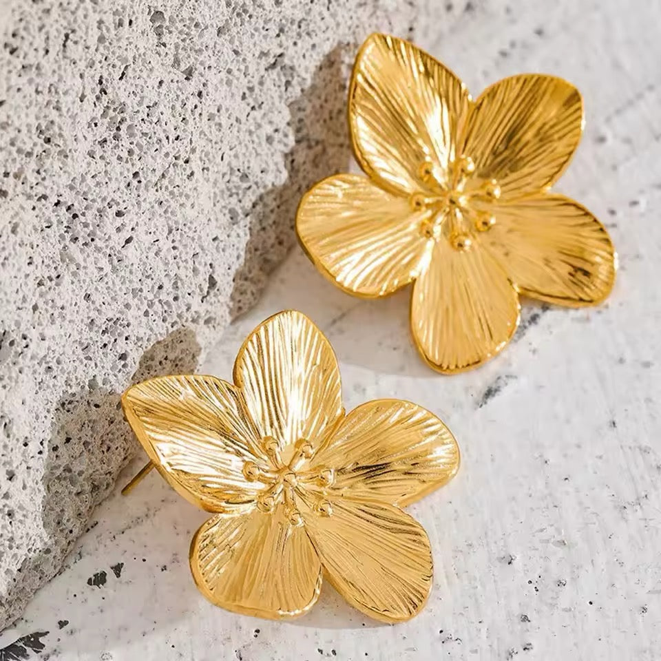 ORECCHINI A FORMA DI FIORE IN ACCIAIO INOSSIDABILE AL 100%