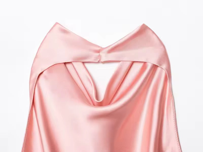 TOP HALTER SATINÉ À ENCOLURE DÉGAGÉE