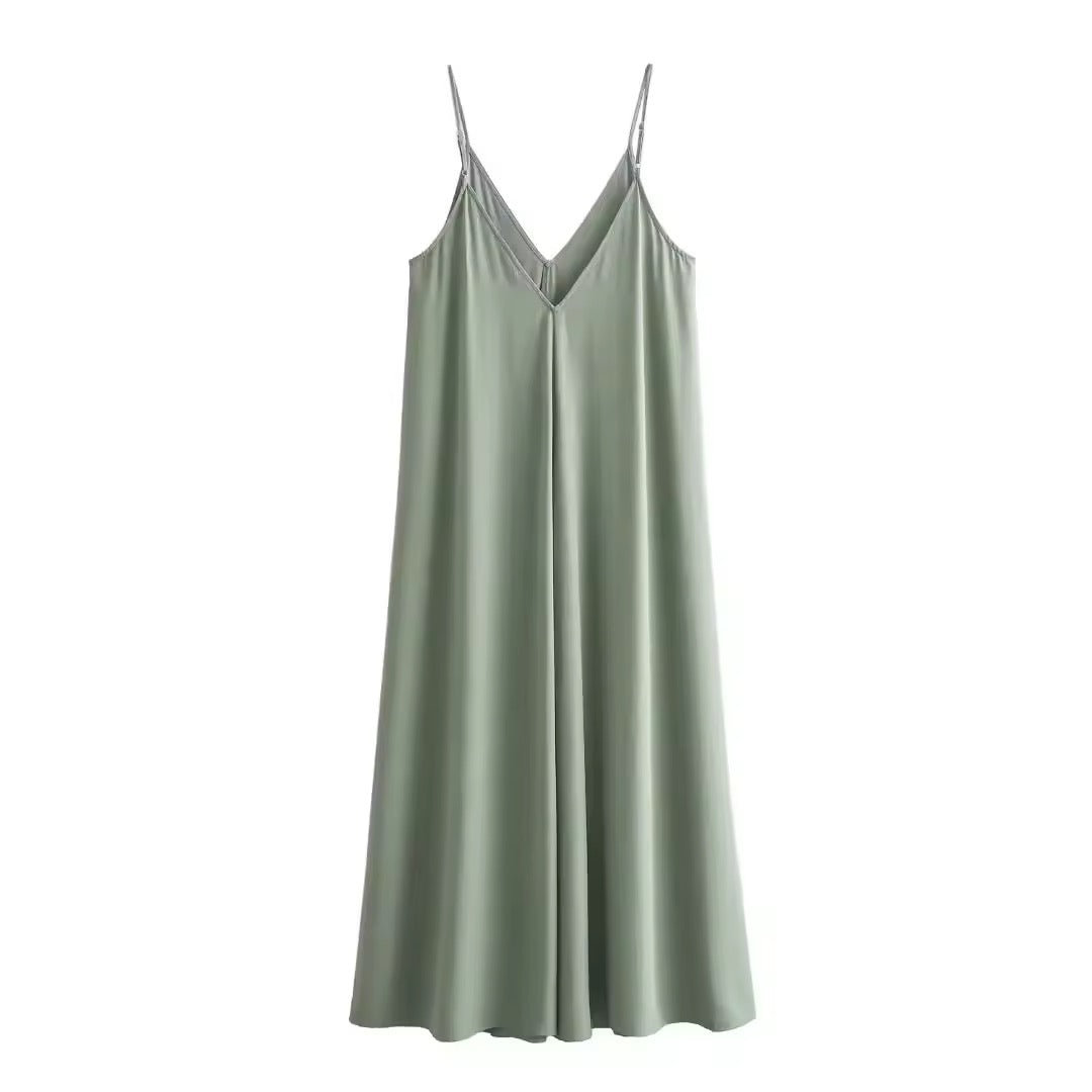 ROBE FLUIDE À BRETELLES EN SATIN