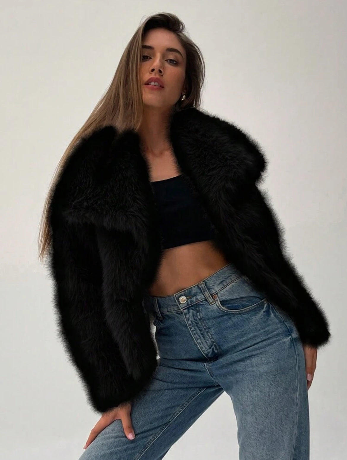 MANTEAU EN FAUSSE FOURRURE LONGUE TEXTURÉE