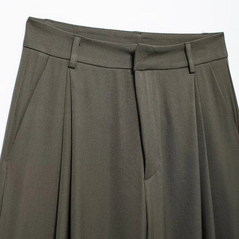 Pantaloni larghi • Donna