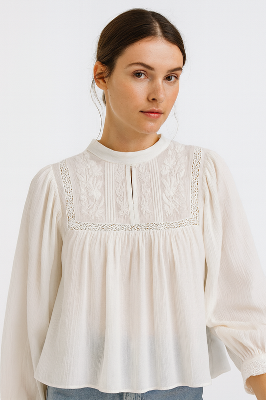 BLOUSE LÉGÈRE EN DENTELLE