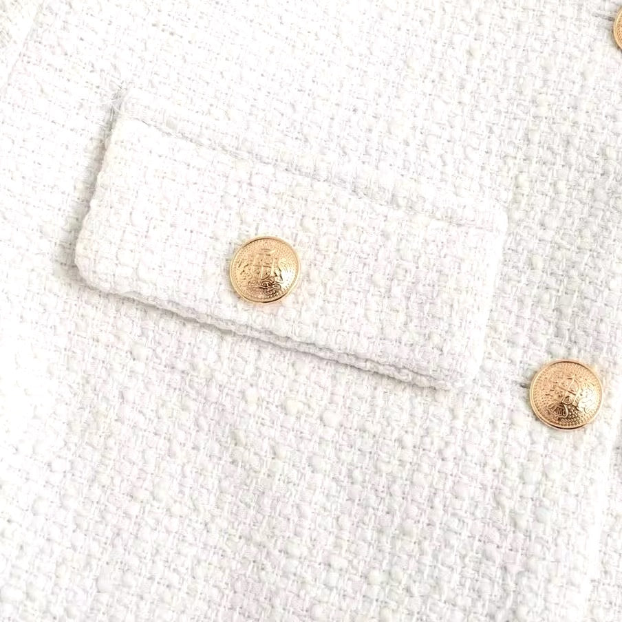 Short buttoned jacket • Women