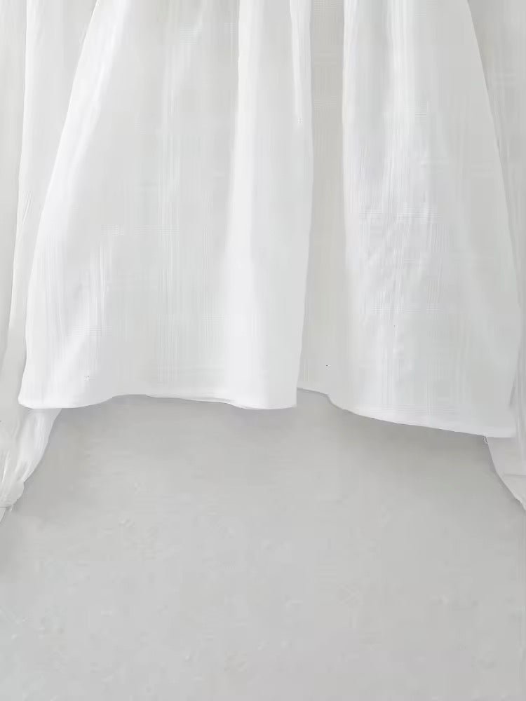 BLOUSE LÉGÈRE EN DENTELLE