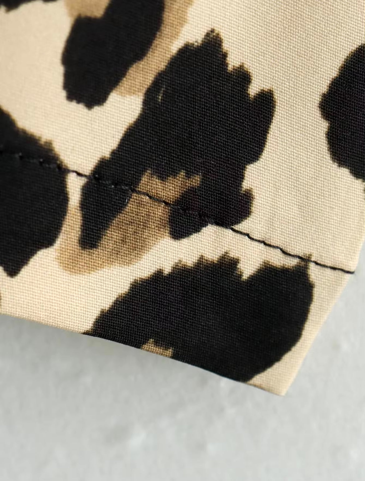 Leopard print pants • Women