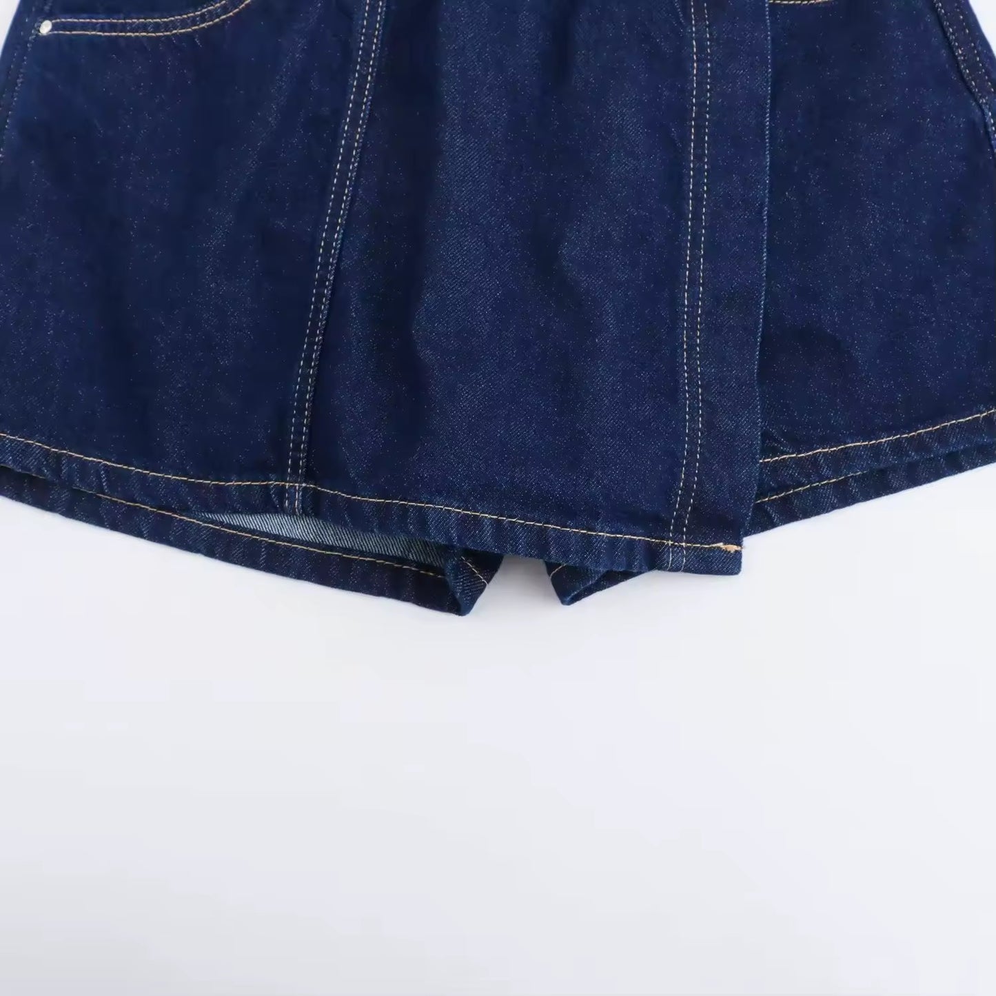 SET DI PANTALONCINI E CAMICIA IN DENIM