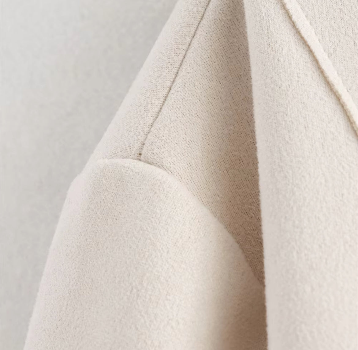 VESTE COURTE À BASQUE