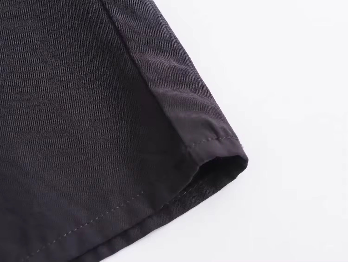 ROBE FLUIDE À BRETELLES EN SATIN