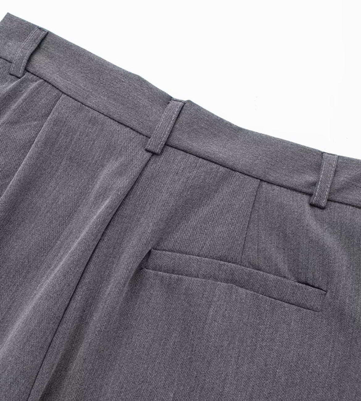 PANTALONI A GAMBA LARGA CON PIEGHE REGOLABILI