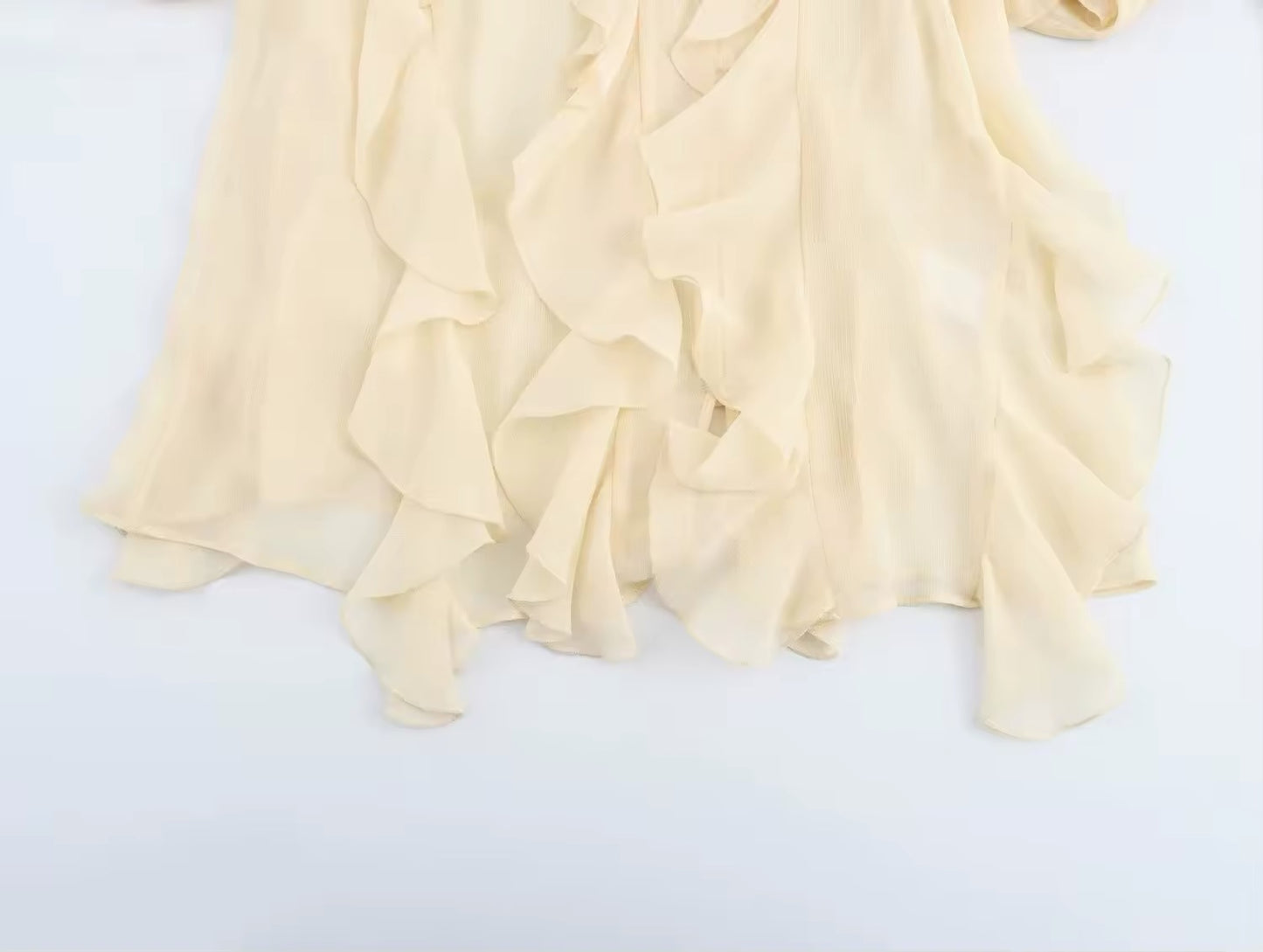 BLOUSE VOLANTÉE À MANCHES AMPLE